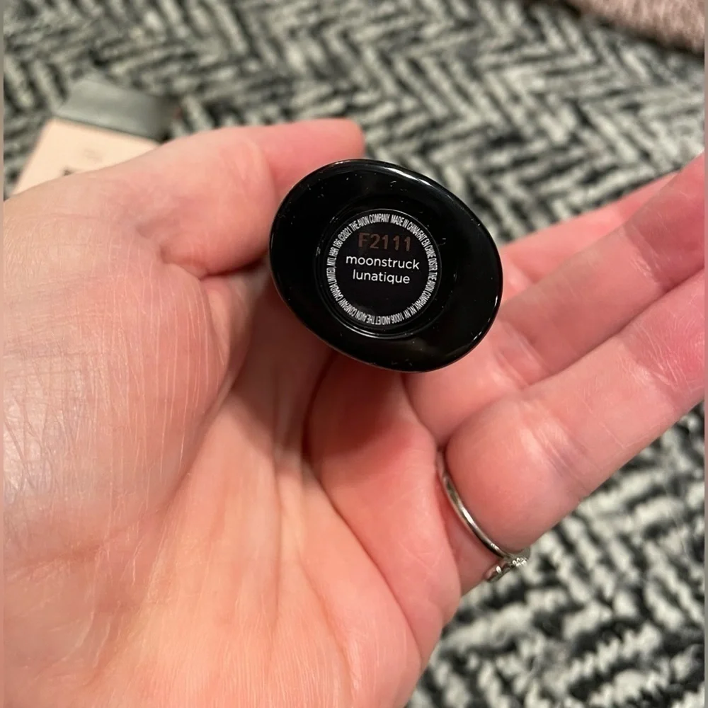 🌟HP🌟 QTY 2 ILLUMINATING Stick LOVE Glow Balm Avon MOONSTRUCK Discontinued!!